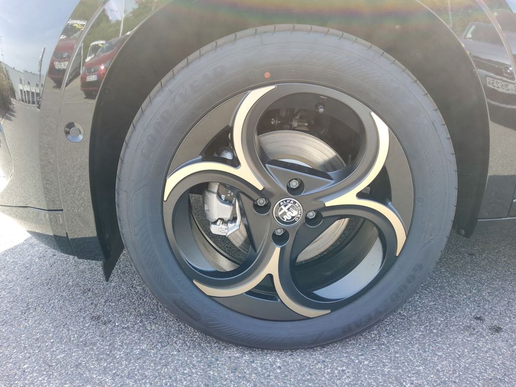 Alfa Romeo Junior 2025