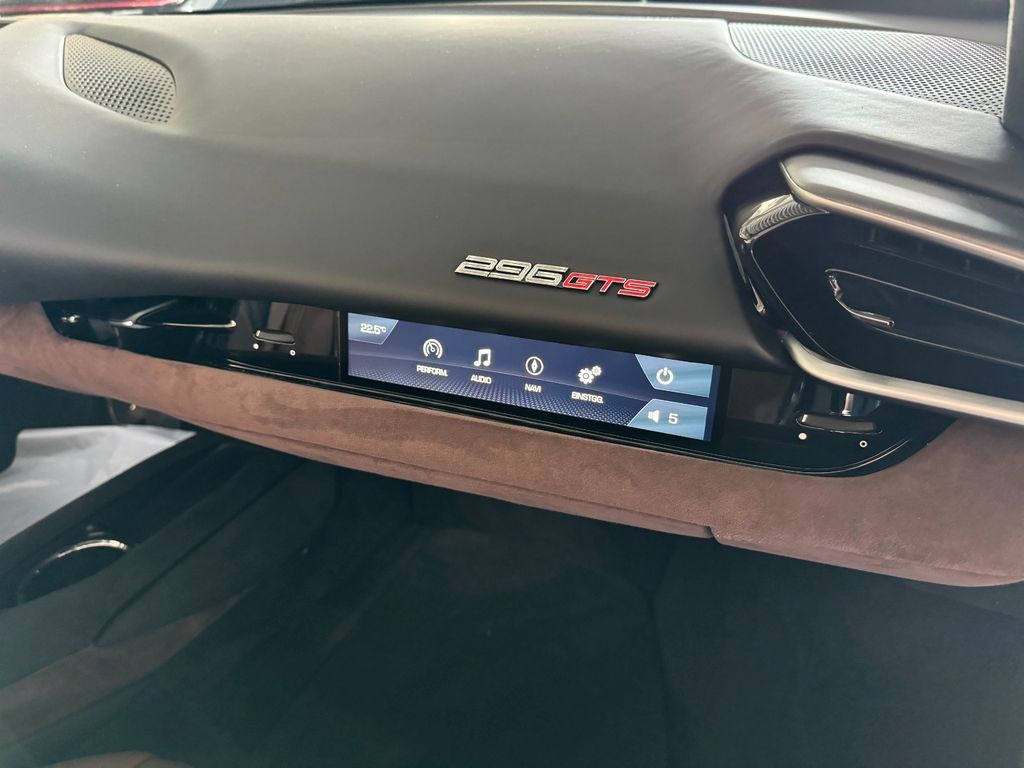 Ferrari 296 GTS 2024