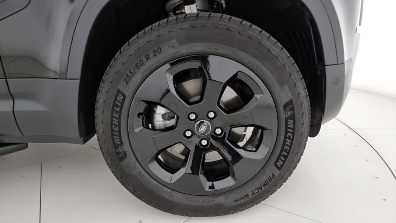 Land Rover Defender 2025