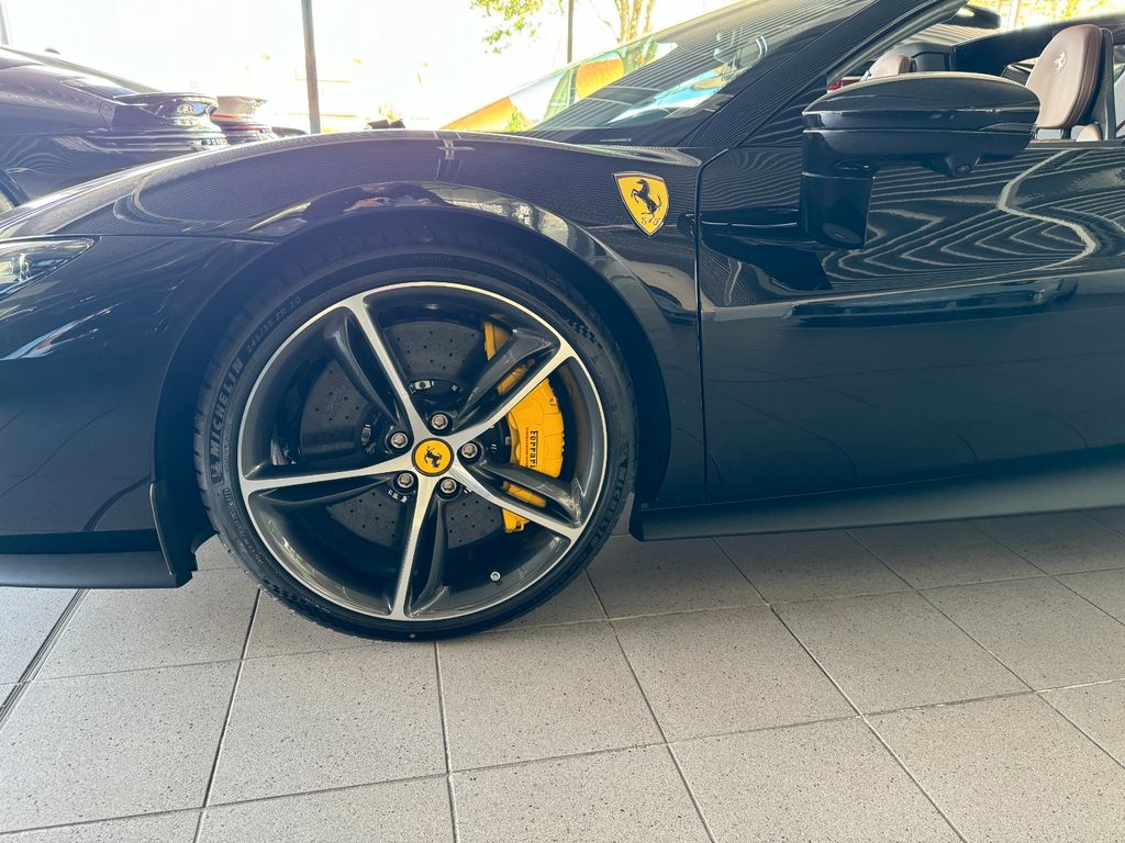 Ferrari 296 GTS 2024