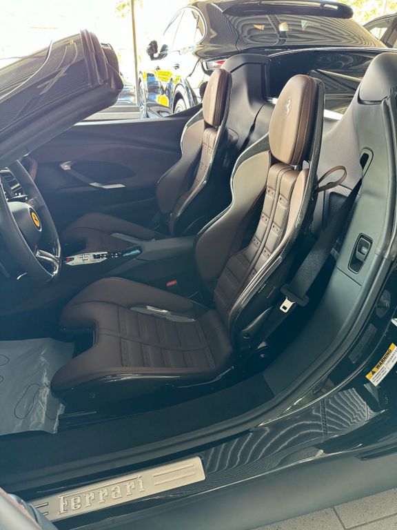 Ferrari 296 GTS 2024