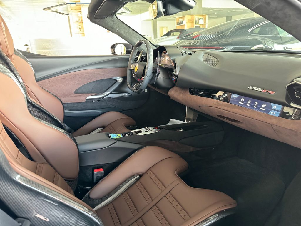 Ferrari 296 GTS 2024