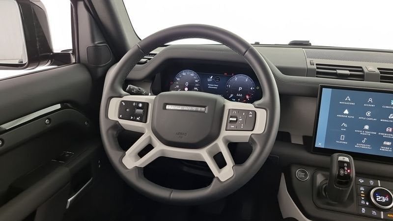 Land Rover Defender 2025