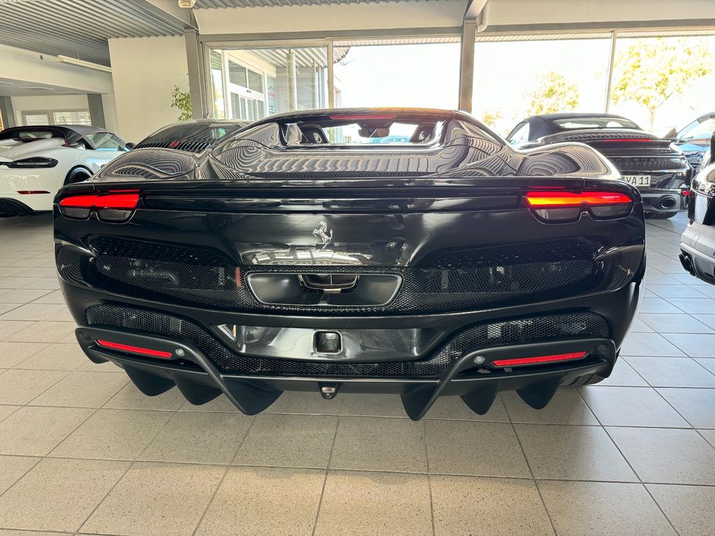 Ferrari 296 GTS 2024