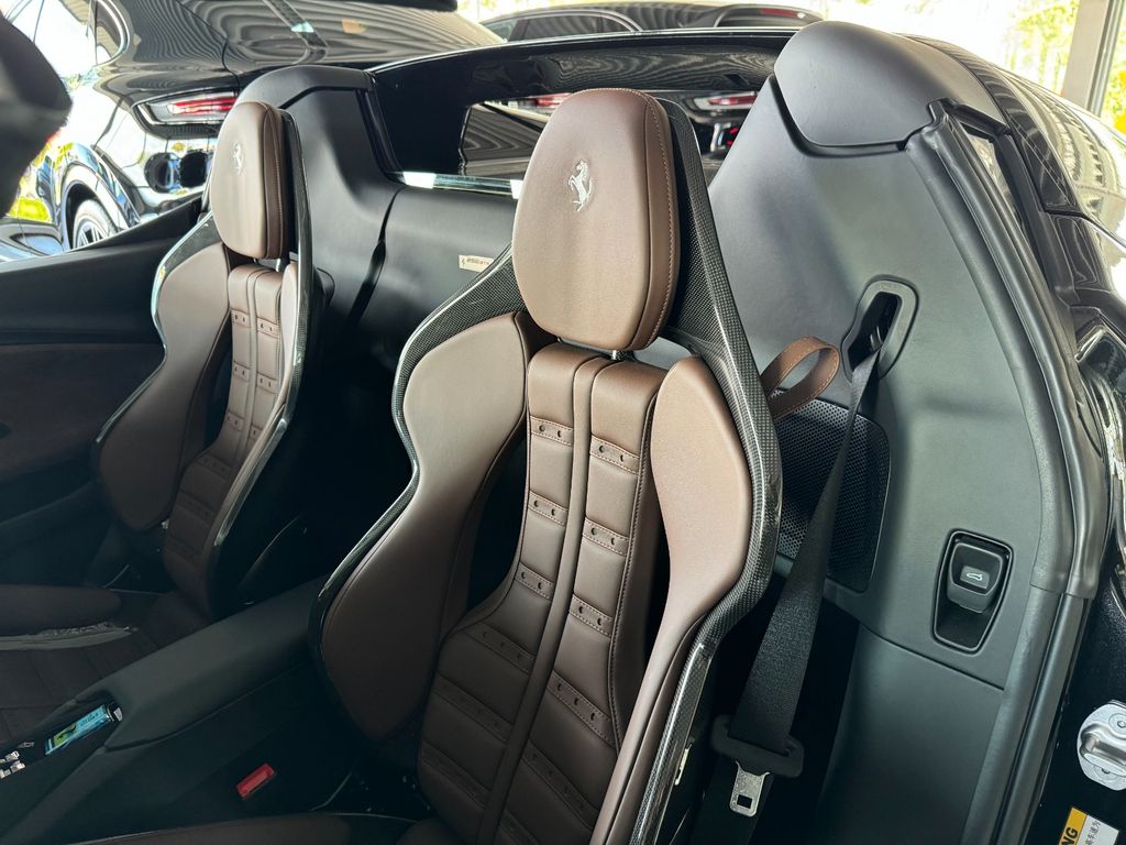 Ferrari 296 GTS 2024