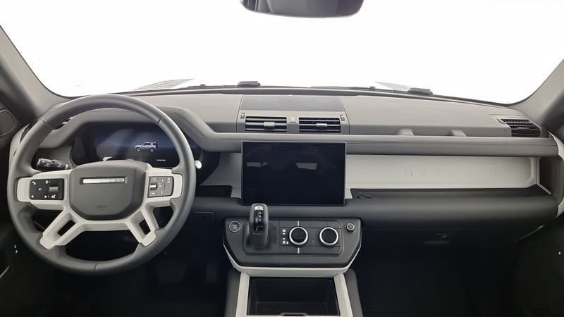 Land Rover Defender 2025