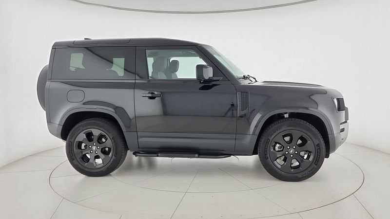 Land Rover Defender 2025