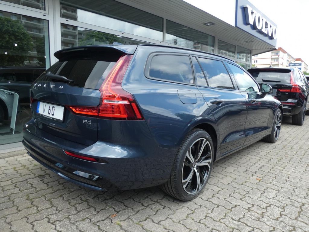 Volvo V60 2025