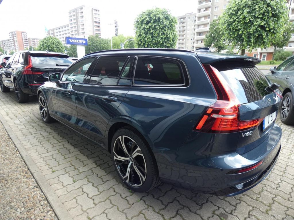 Volvo V60 2025