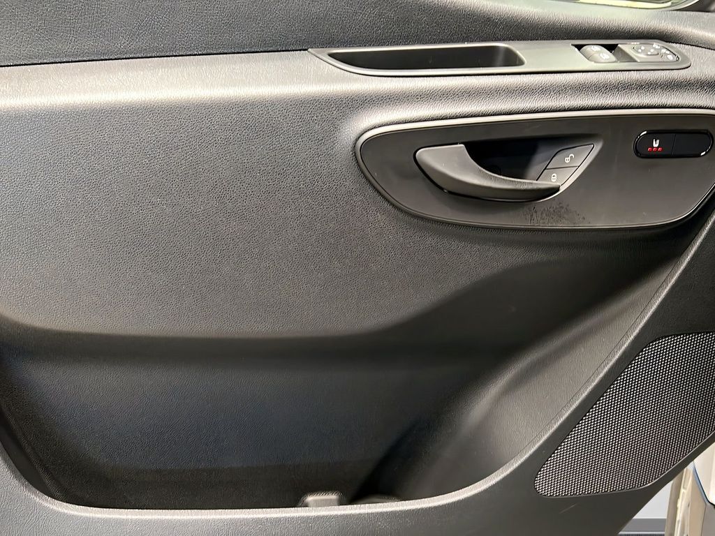 Mercedes-Benz Sprinter 2025