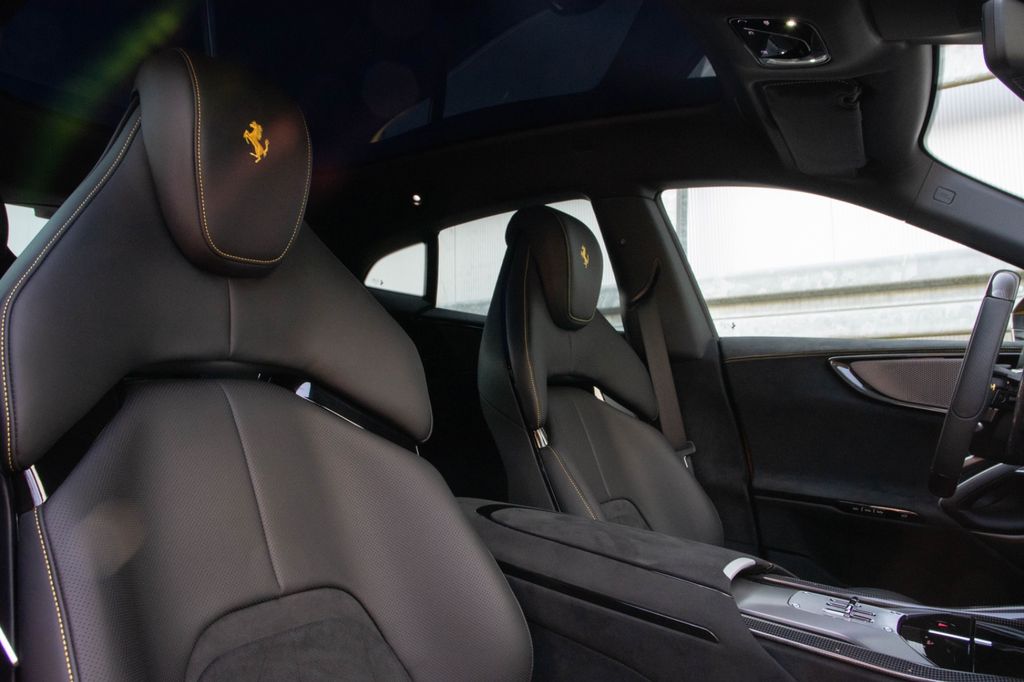 Ferrari Purosangue 2025