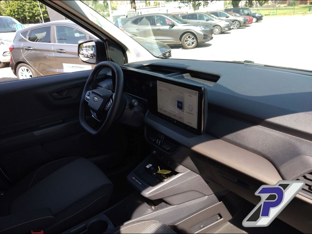 Ford Transit Courier 2025