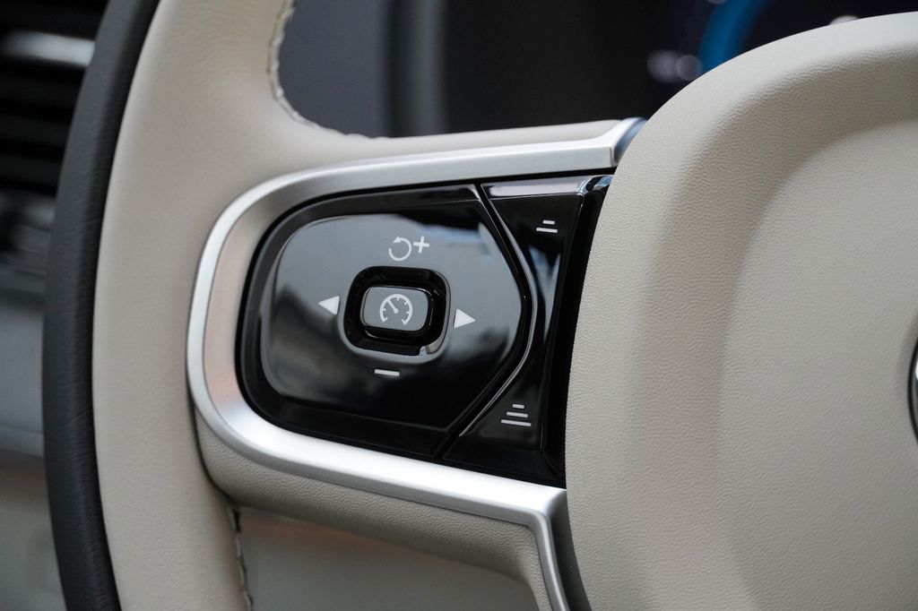 Volvo XC90 2025