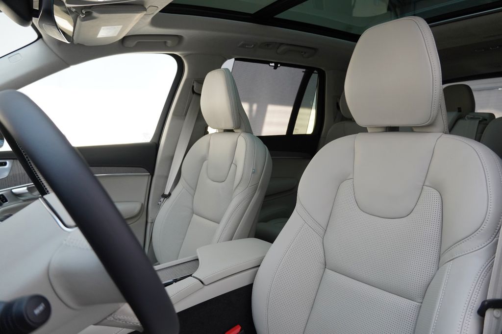 Volvo XC90 2025