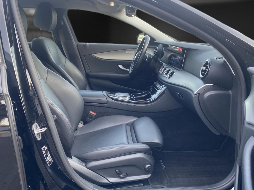 Mercedes-Benz E 300 2022
