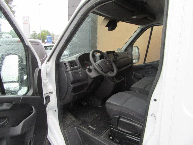 Nissan Interstar 2024