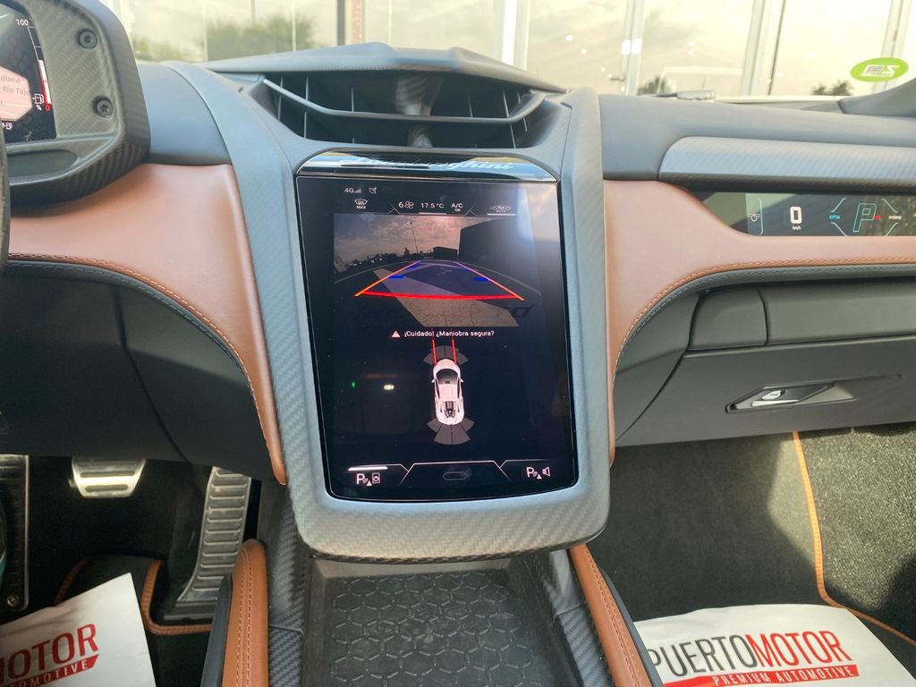 Lamborghini Revuelto 2024