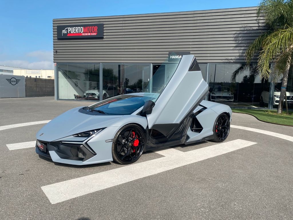 Lamborghini Revuelto 2024