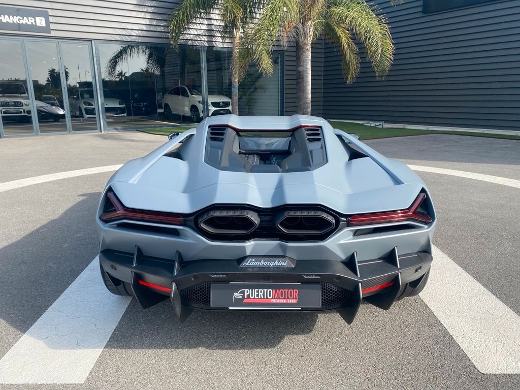 Lamborghini Revuelto 2024