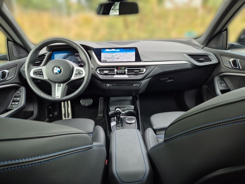 BMW 218 2024