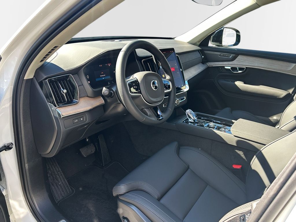 Volvo XC90 2025