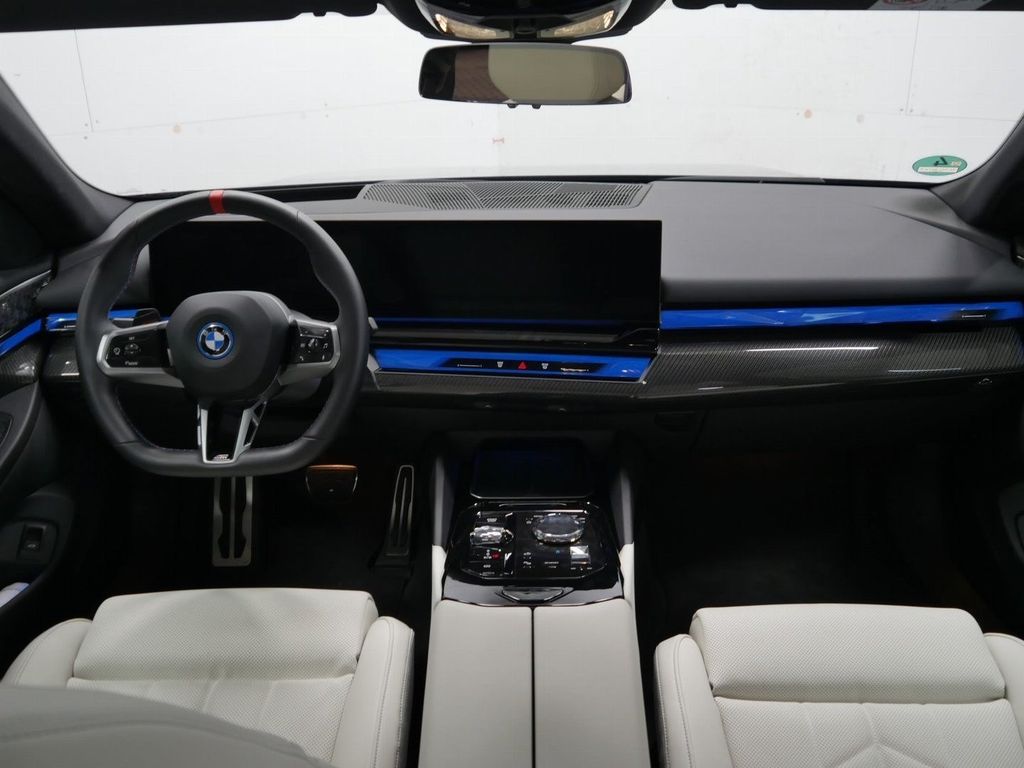 BMW i5 2025