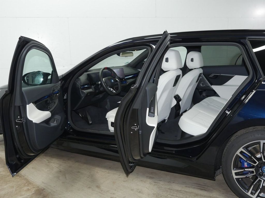 BMW i5 2025