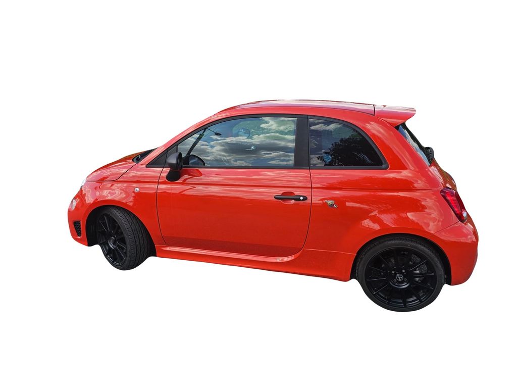 Abarth 695 2023