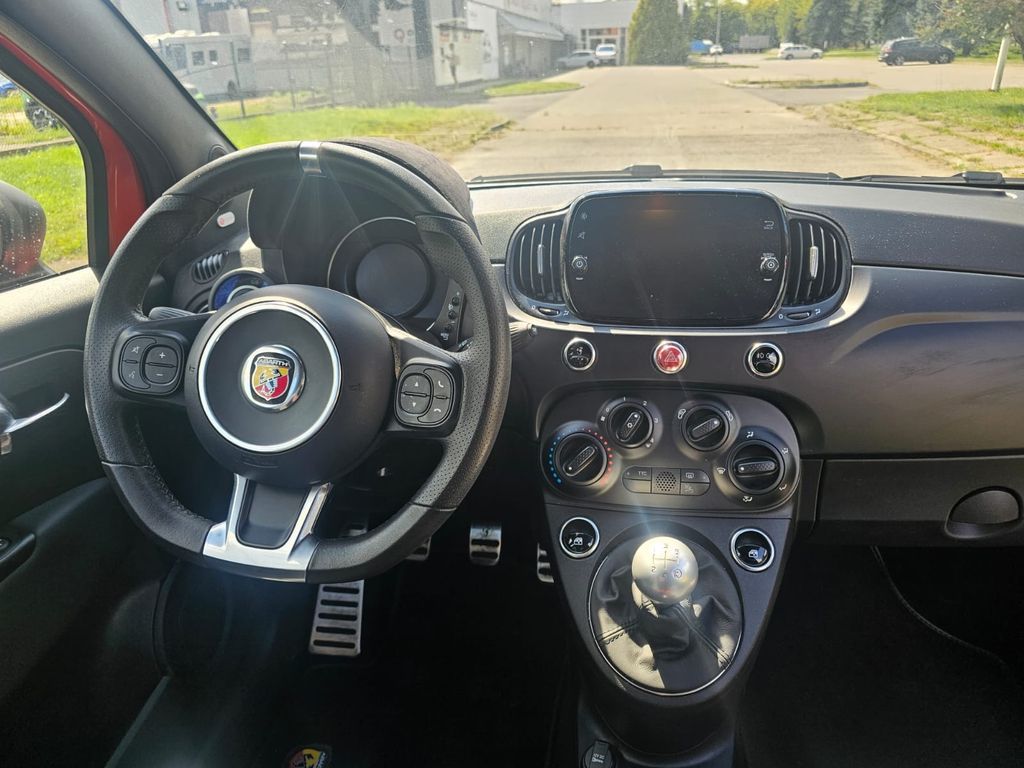 Abarth 695 2023