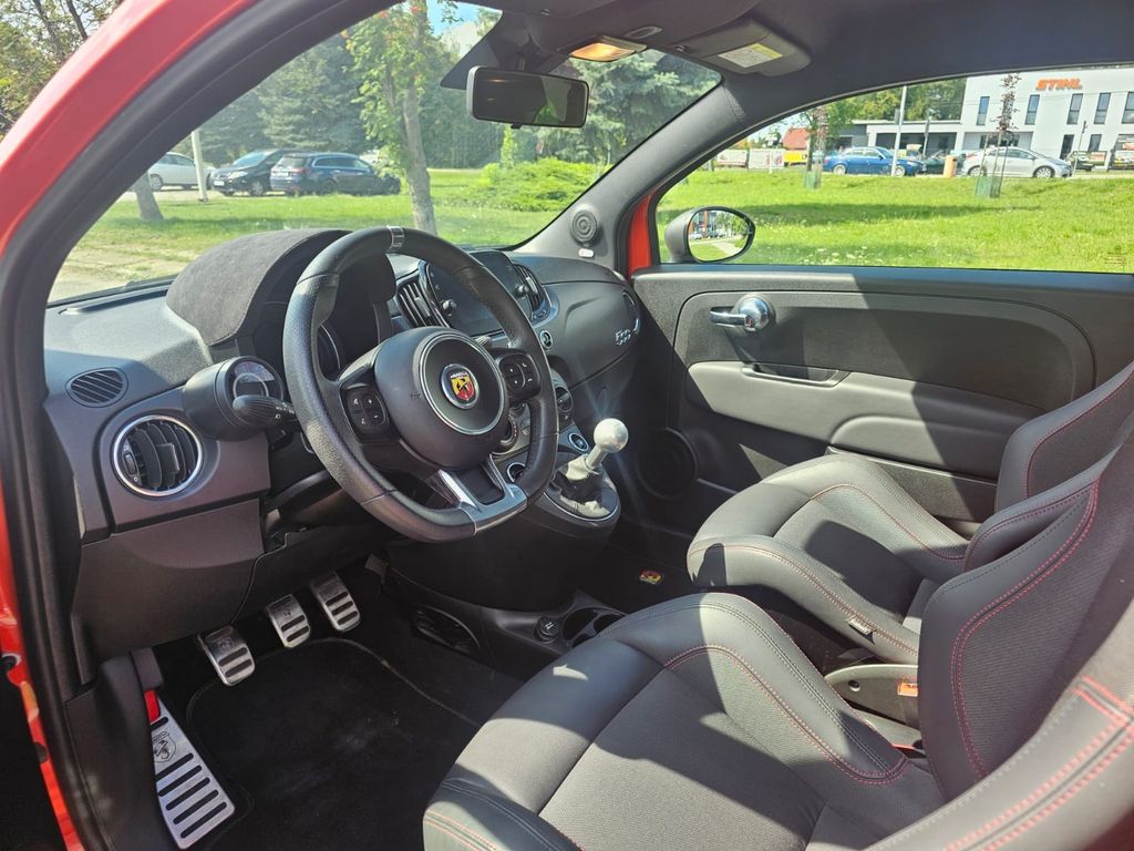 Abarth 695 2023