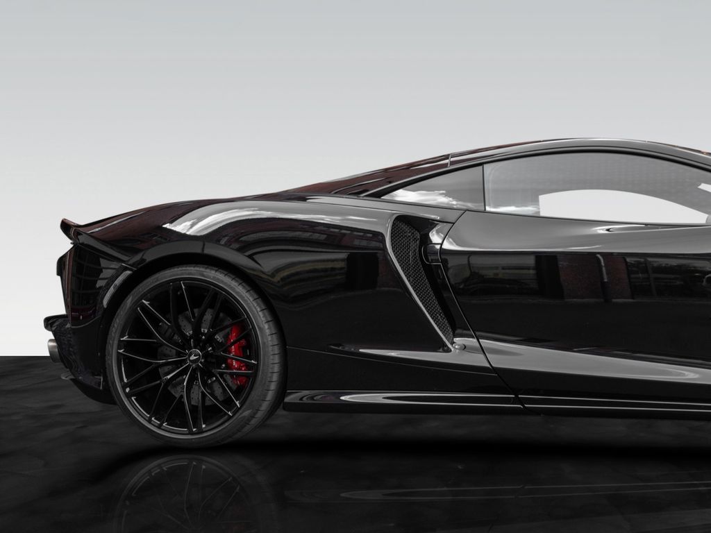 McLaren GT 2023