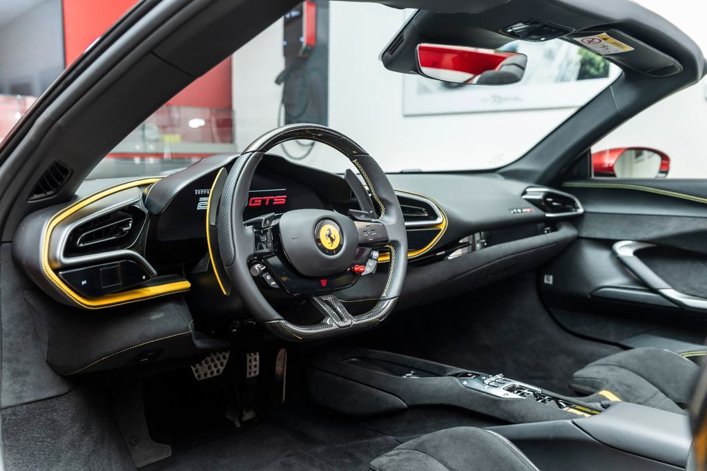 Ferrari 296 GTS 2024