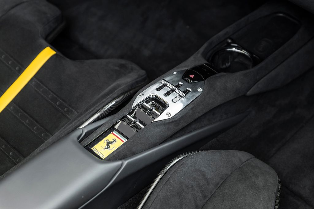 Ferrari 296 GTS 2024