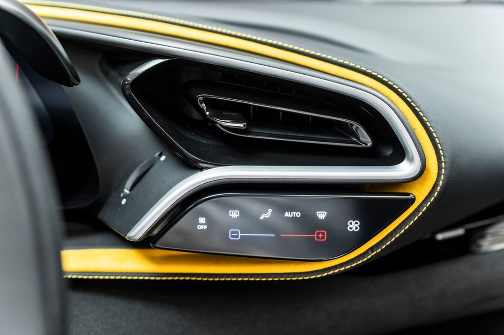 Ferrari 296 GTS 2024