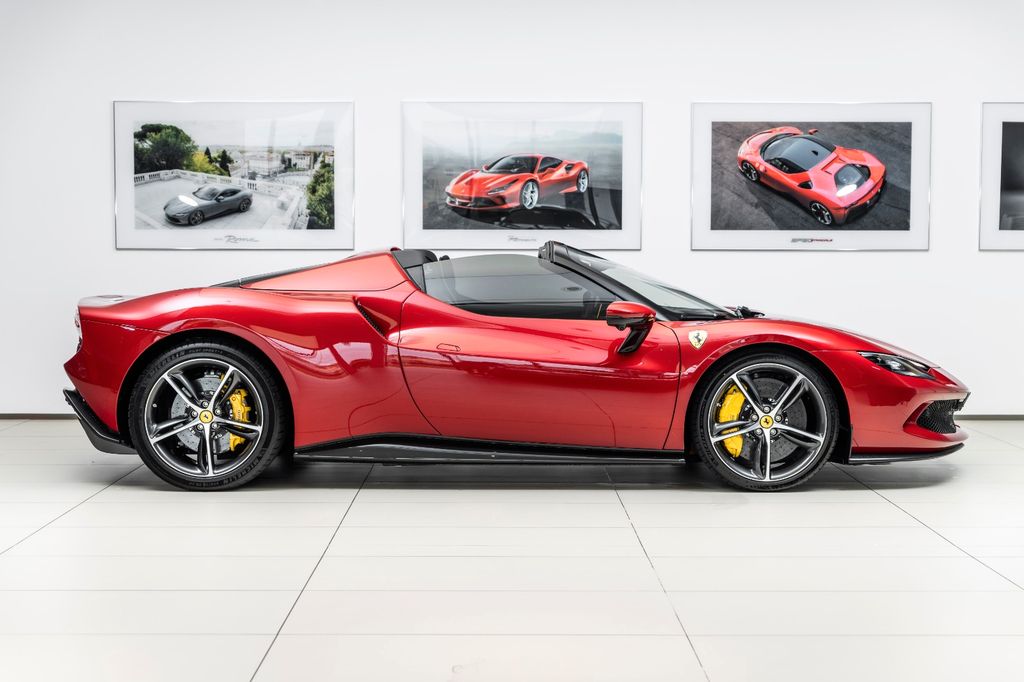 Ferrari 296 GTS 2024