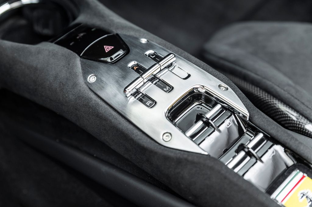 Ferrari 296 GTS 2024