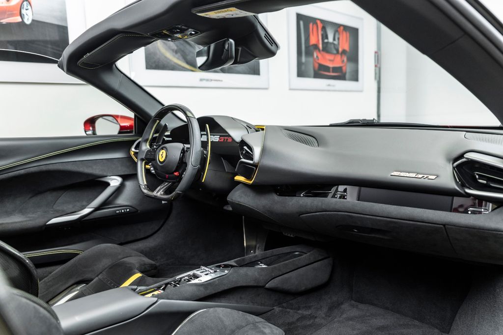 Ferrari 296 GTS 2024