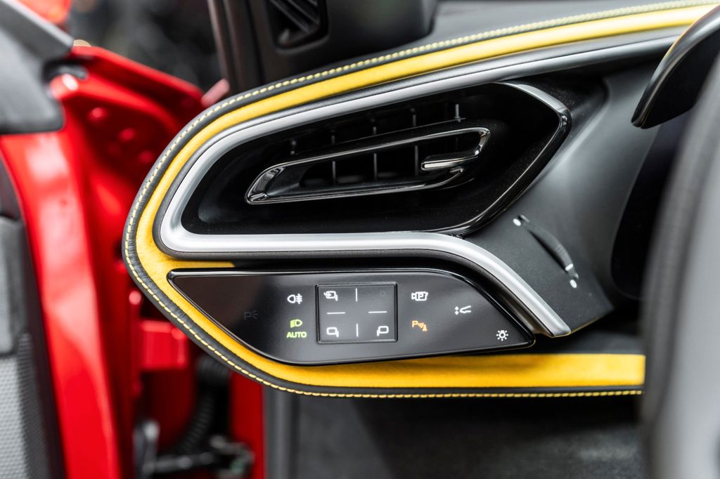 Ferrari 296 GTS 2024