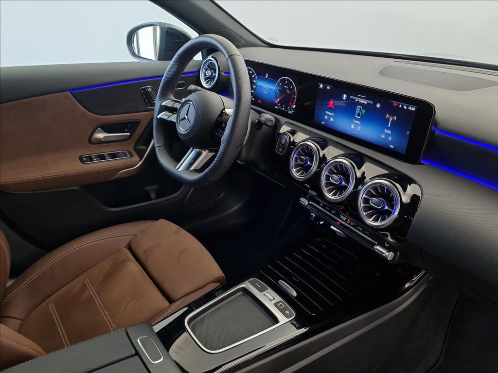 Mercedes-Benz A 200 2024