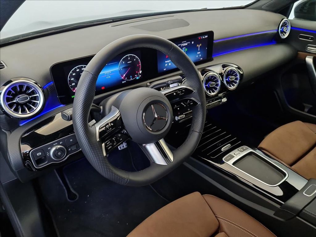 Mercedes-Benz A 200 2024
