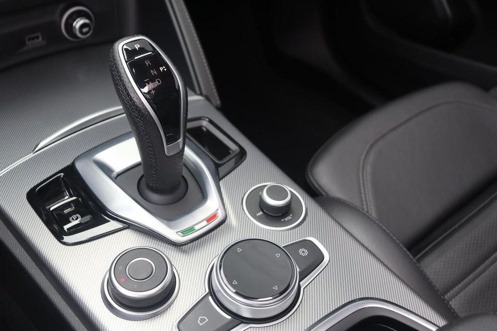 Alfa Romeo Stelvio 2022