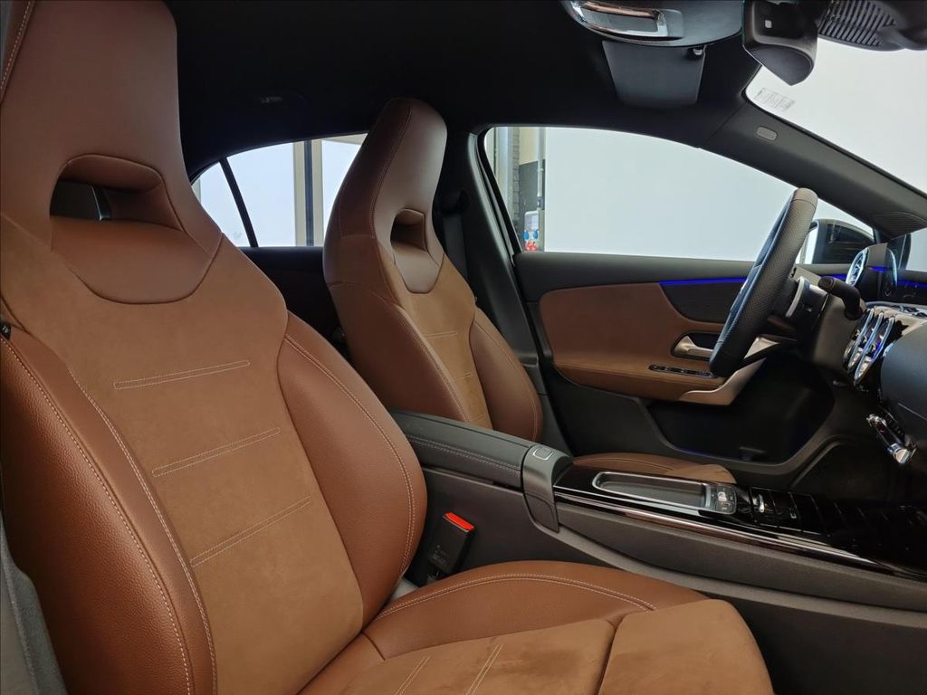 Mercedes-Benz A 200 2024