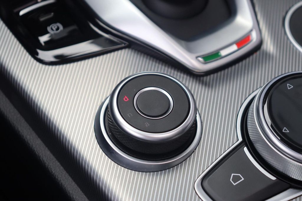 Alfa Romeo Stelvio 2022