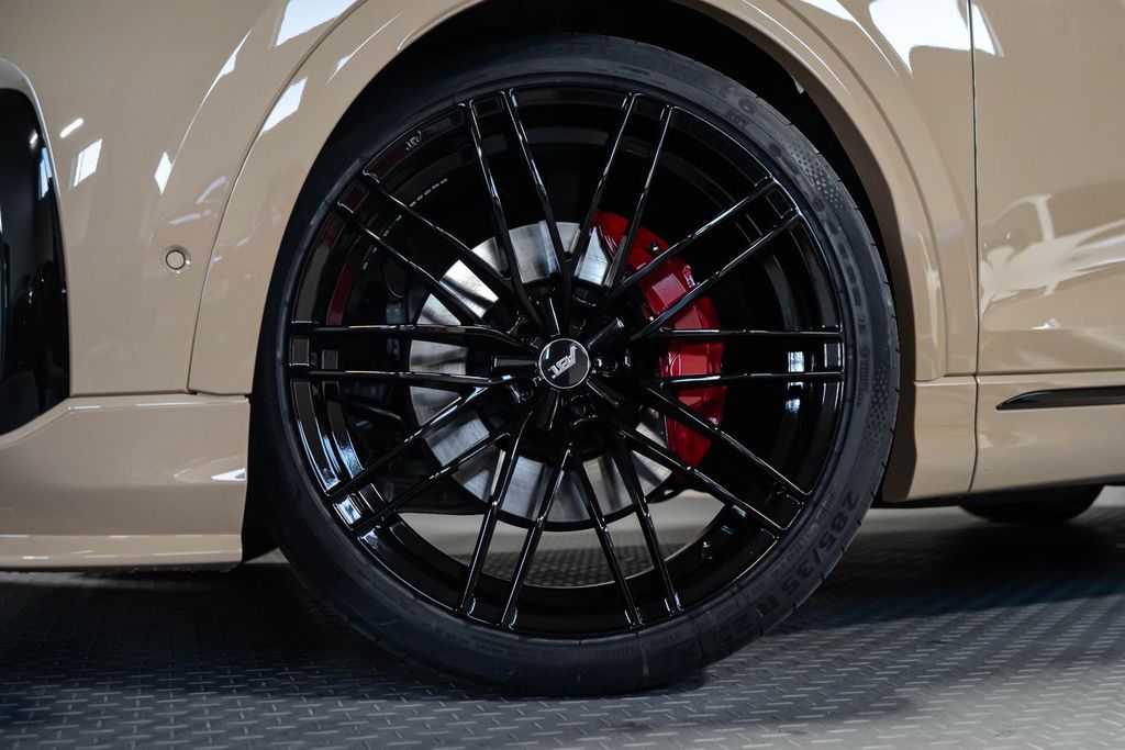 Audi SQ8 2024