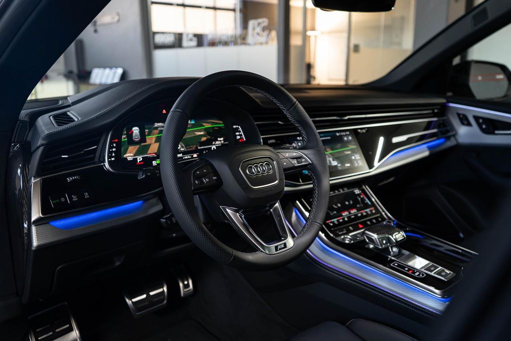 Audi SQ8 2024
