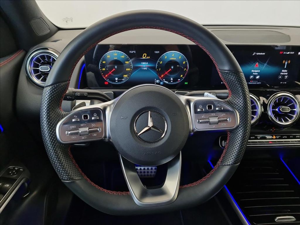 Mercedes-Benz GLB 200 2023