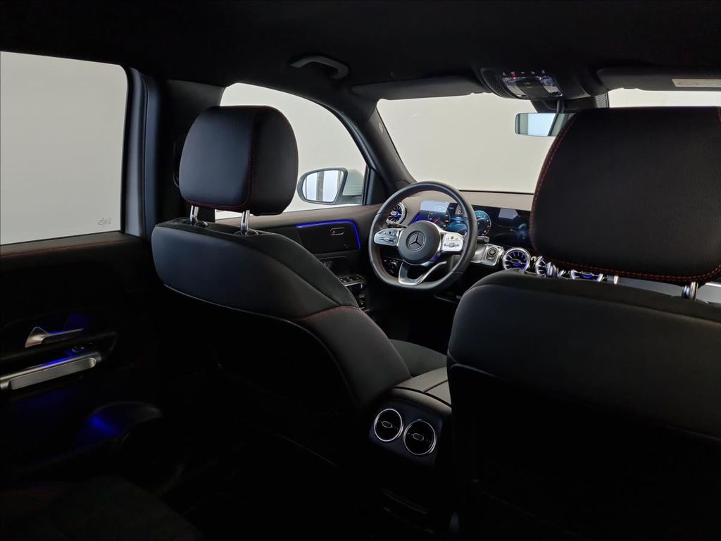 Mercedes-Benz GLB 200 2023