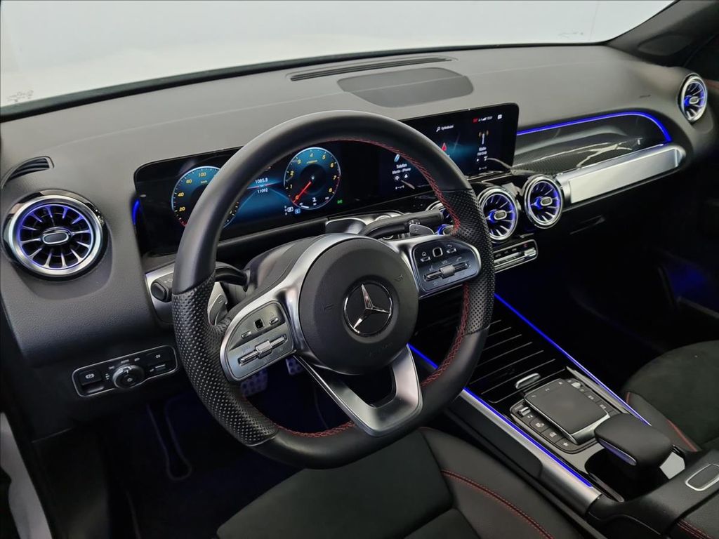 Mercedes-Benz GLB 200 2023