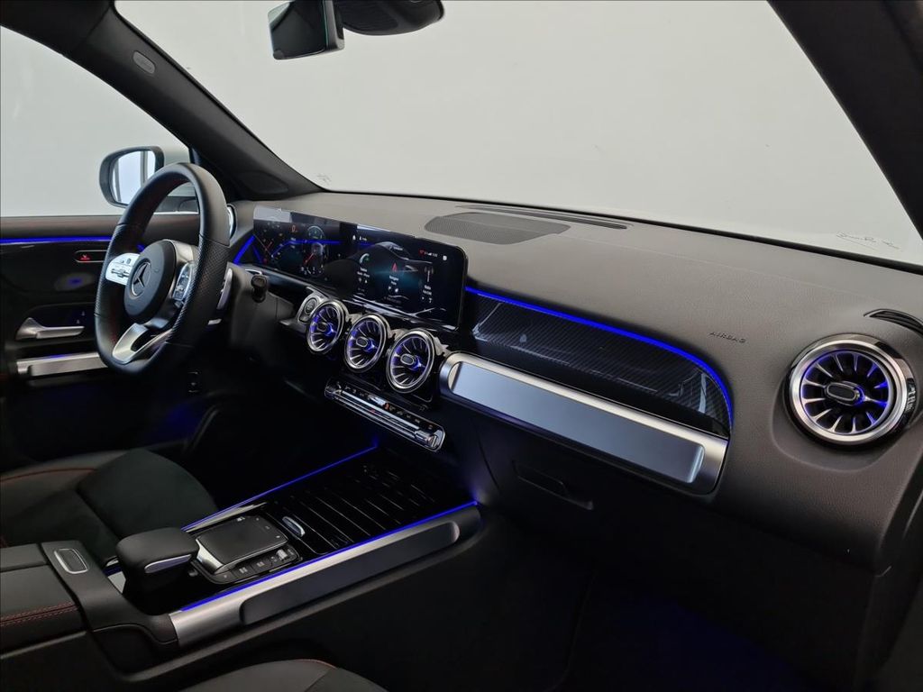 Mercedes-Benz GLB 200 2023