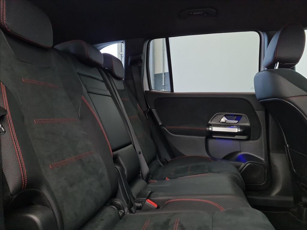 Mercedes-Benz GLB 200 2023